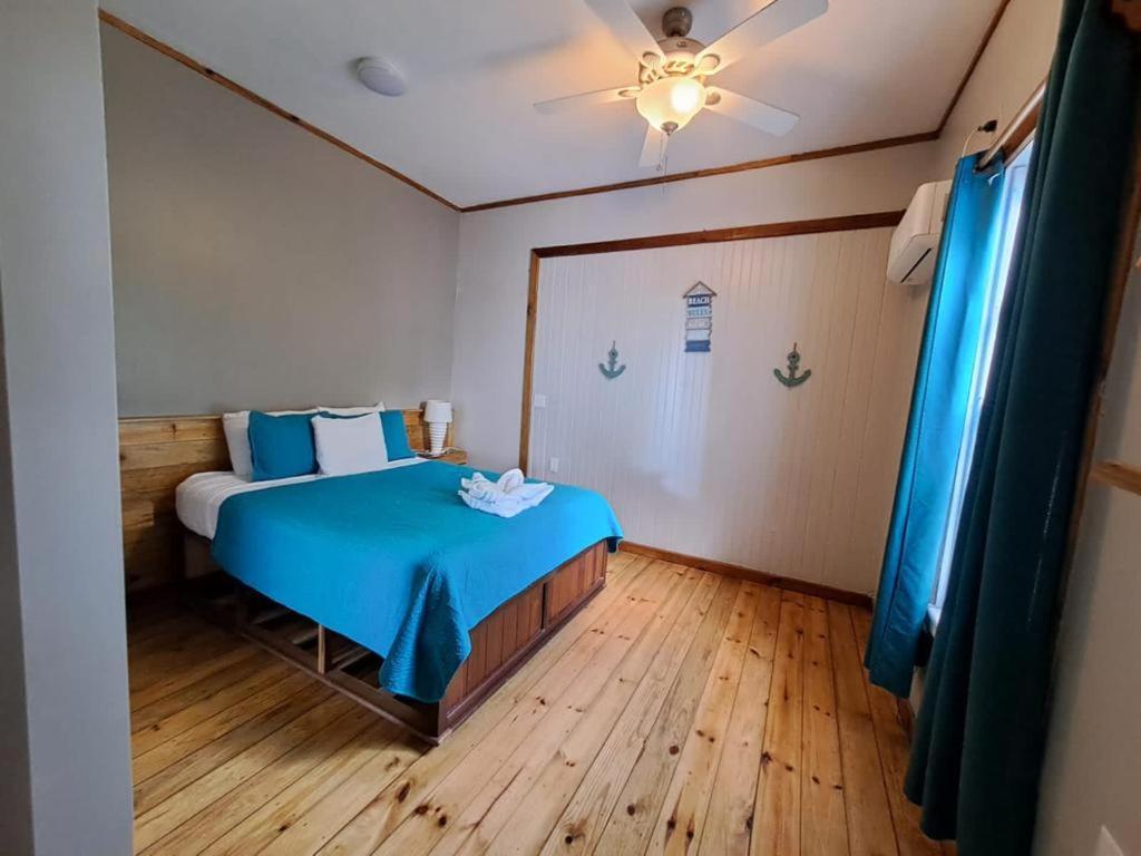 The Odyssey Resort Utila Bagian luar foto